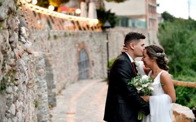 Las claves para una sesión de fotos de bodas en la playa en Barcelona